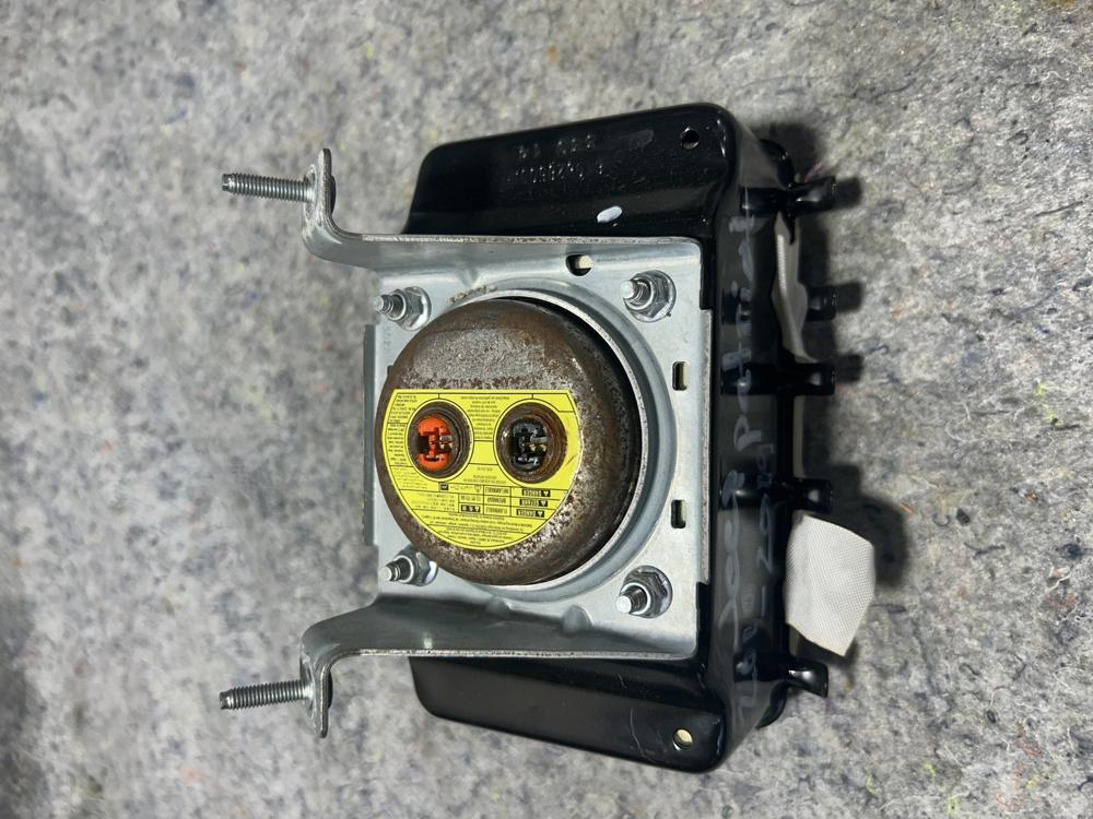 Passenger Jeep Compass P05108053AC 05108053AC 610828500A BAMPT1-1120 – photo 3