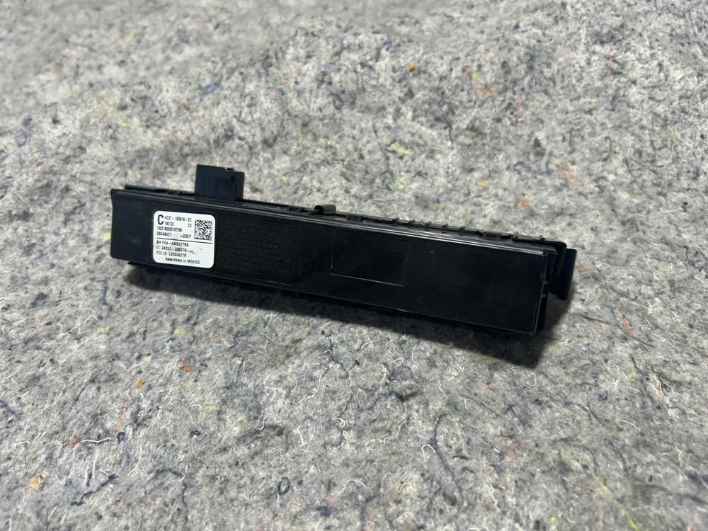 2018 2019 2020 Ford F350 Sd OEM Communication Sync Antenna HC3T-18D816-CC – photo 2