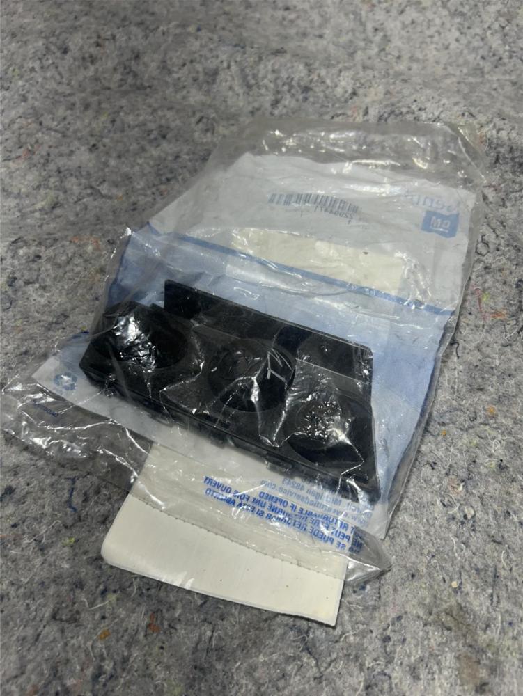 Gm Genuine Parts Driver Side Front Bumper Fascia Bracket – photo 2