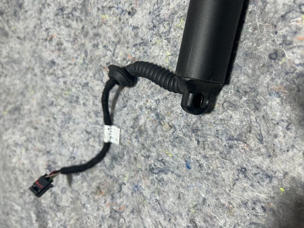 2021 Audi Power Actuator 80A-827-851-B – photo 3