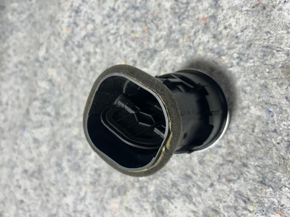 Audi TT MK2 8J 06-14 Gloss Black Heater Vent 8J0820901E – photo 4