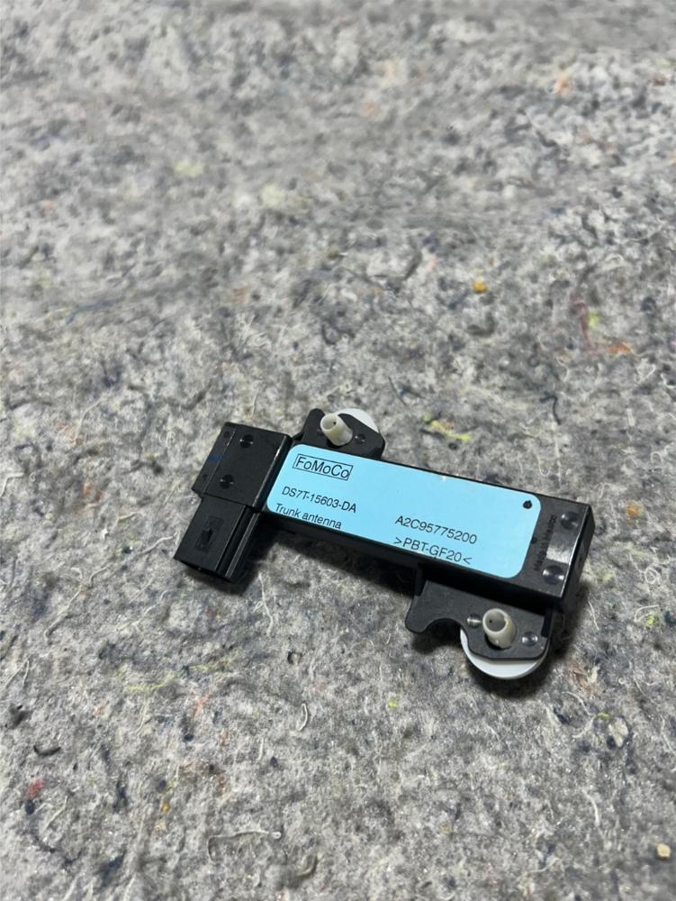 2015-20225 Ford F150 Fwd Keyless Entry Antenna Control Module DS7T-15603-DA OEM – photo 1