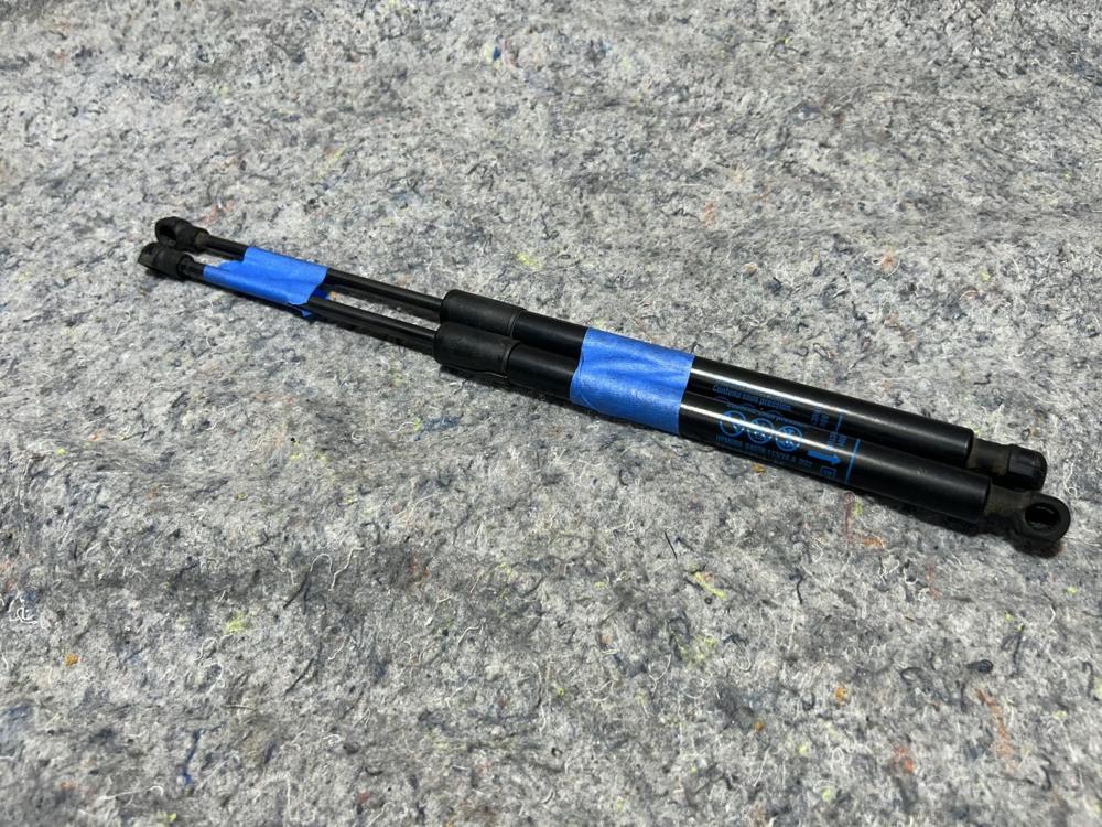 2016-2022 LH & RH Absober Hatch Support Strut 95962017 Gm OEM – photo 1