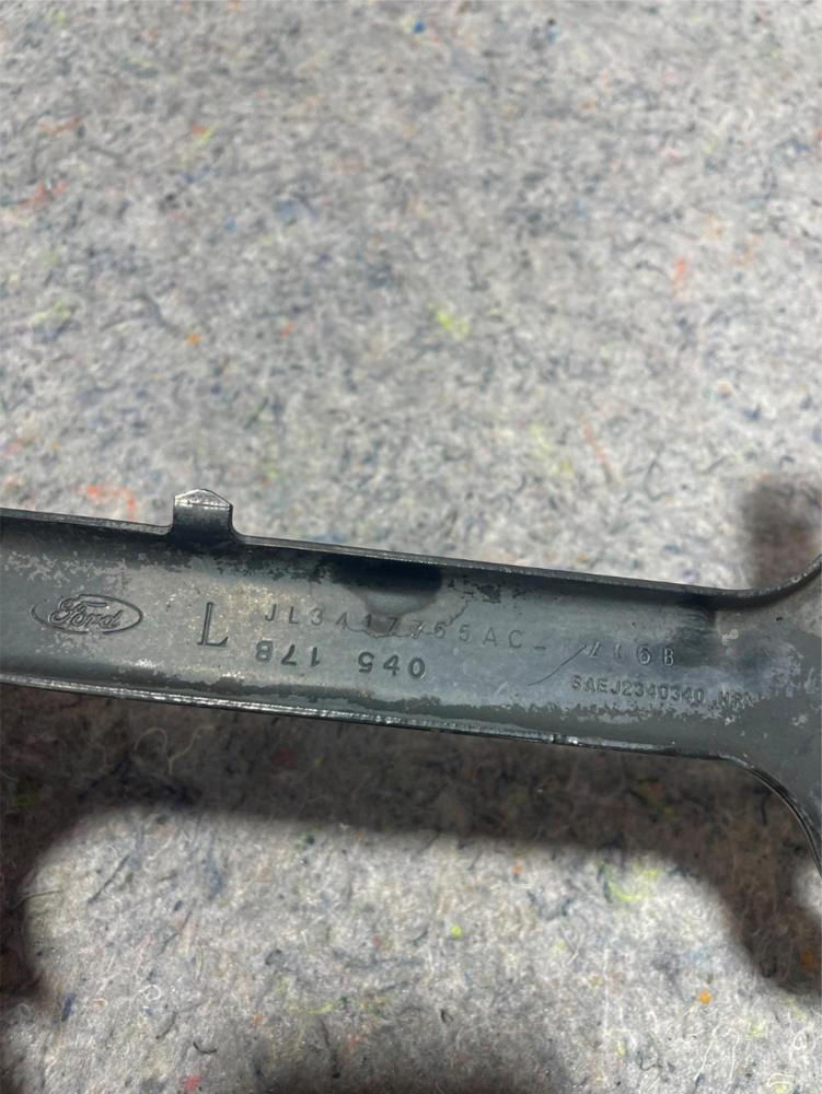Genuine Ford Upper Bracket JL3Z-17766-A Left LH – photo 3