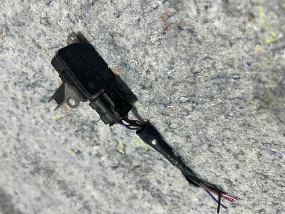 Mass Air Flow Meter Sensor 22204-31020 Toyota Scion RAV4 Lexus – photo 2