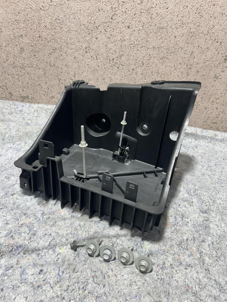 2020-2022 Ford F250 Sd Battery Tray Lower Holder Mount Bracket LC3B-10723-AD – photo 1