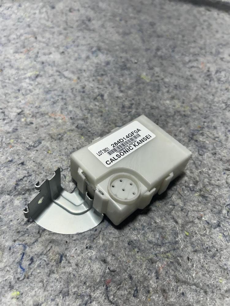 Infiniti Q50 2014-2017 OEM Theft Locking Computer Control Module 284D14GF0A – photo 1