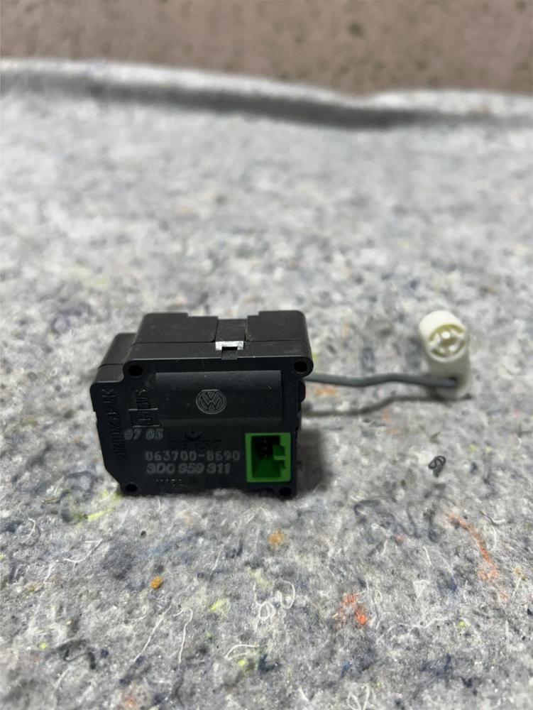 Bentley Continental GT Heater Flap Servo Motor Actuator OEM Flying – photo 2