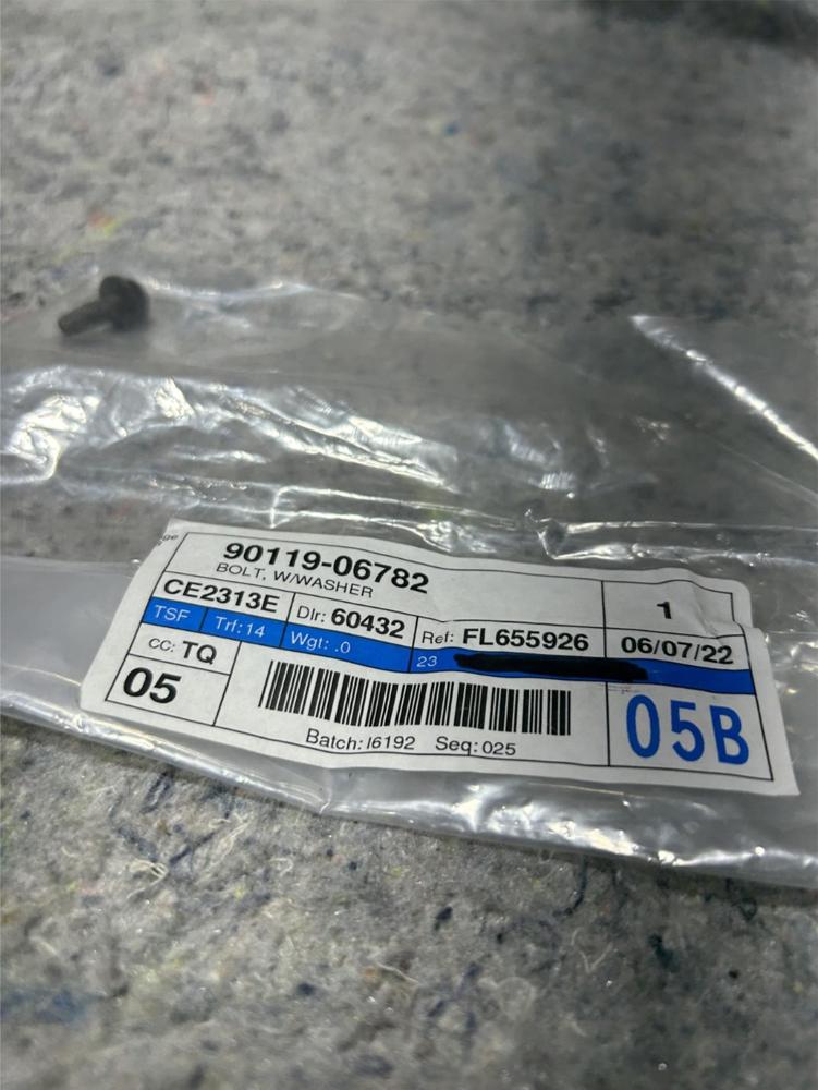 901109-06782 Toyota OEM Genuine Bolt W/washer – photo 2