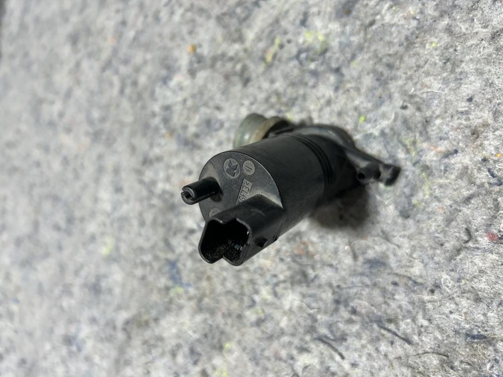 2018-2021 Infinti Q50 Luxe Windshield Washer Pump OEM – photo 4
