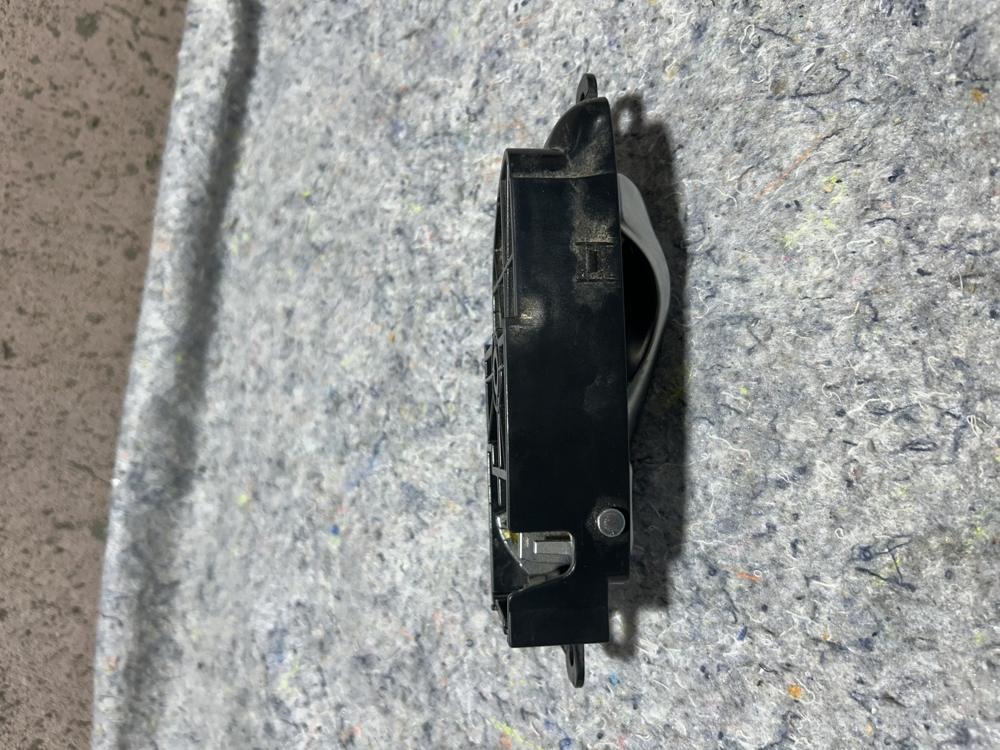 2014-2022 Infiniti Q50 Front Left Driver Side Interior Door Handle OEM – photo 2