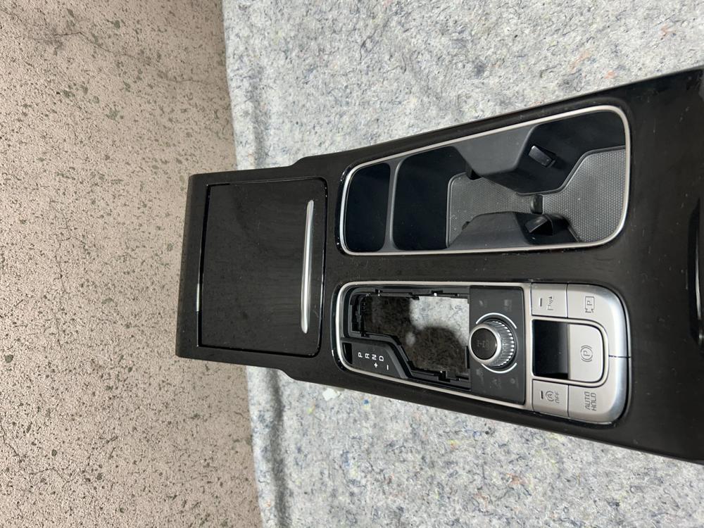 2024 Kia Telluride Center Console Unit – photo 3