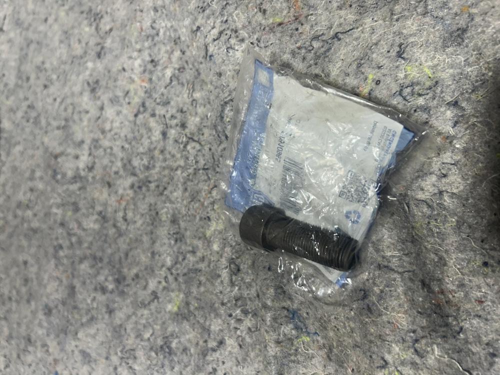 Clutch Flywheel Bolt-vin: 2, Eng Code: Lly Gm Parts 11610965 – photo 3