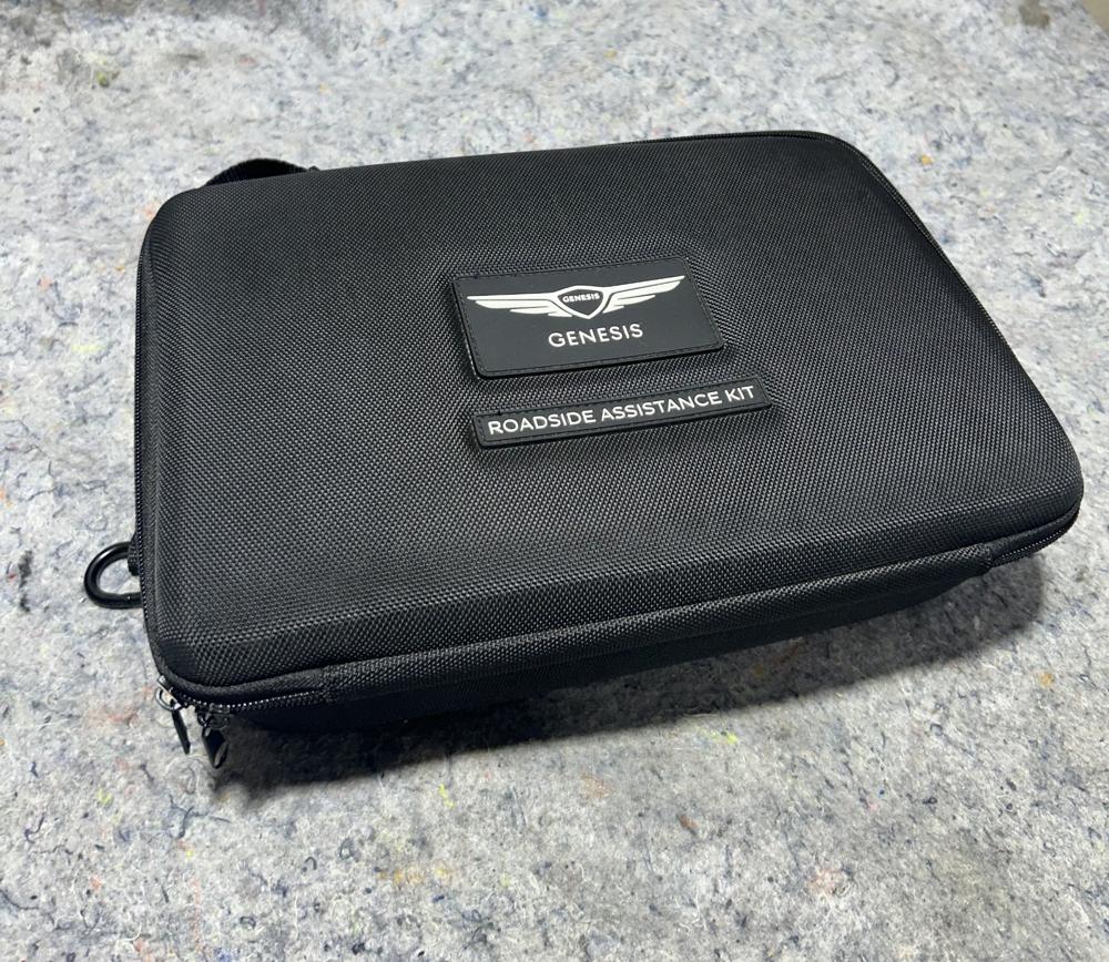 Genuine Genesis Premium Roadside Assistance Kit ARF72-AU001-24 – photo 1