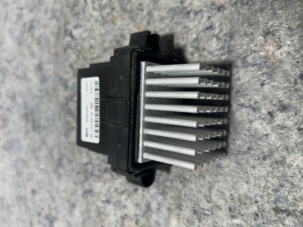 2017 Chrysler Pacifica Heater Blower Motor Fan Resistor W0591002 – photo 3