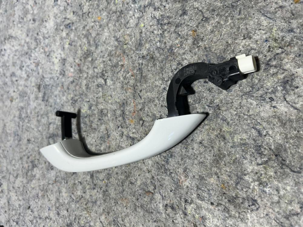 Exterior Keyless Door Handle Front Left Mercedes W205 C43 C300 OEM – photo 3