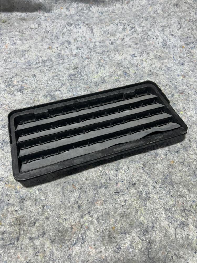2017-2019 Ford F250 Sd Rear Inlet Air Vent HC3B-25280B62-A – photo 1