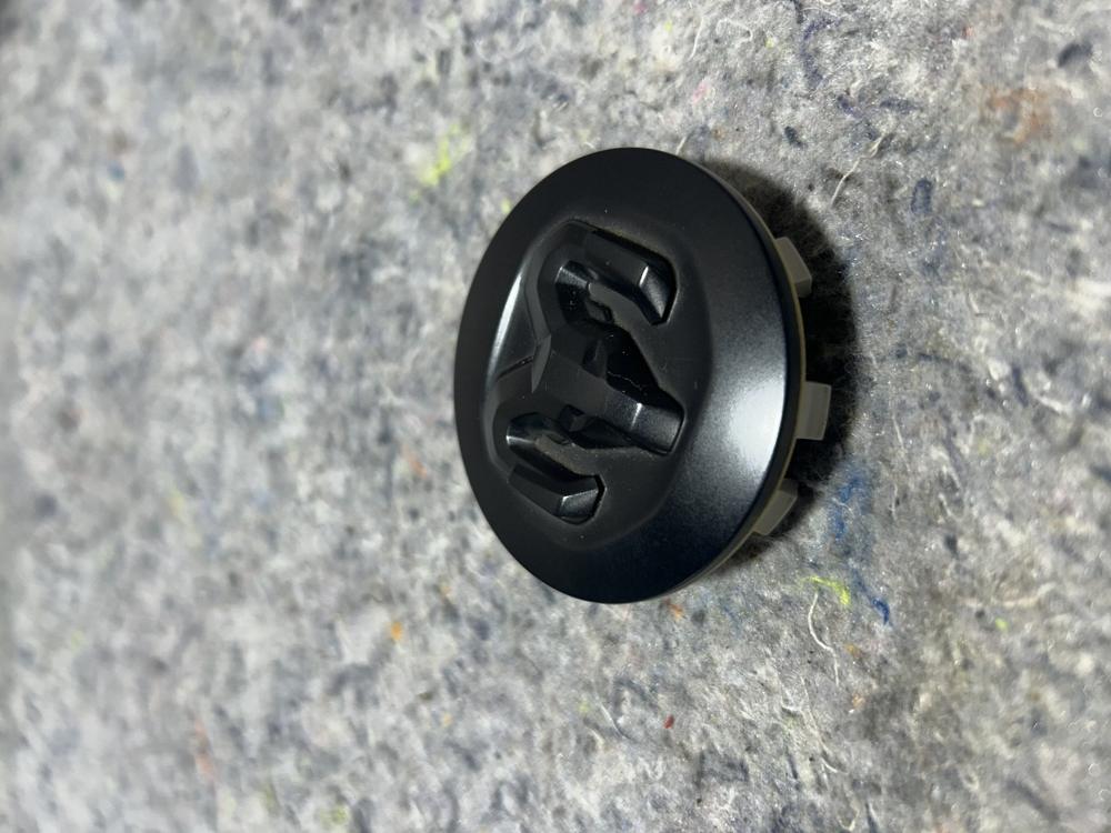 2 1/2" Dodge RAM 1500 Black Center Cap 6K18RXFAA – photo 3