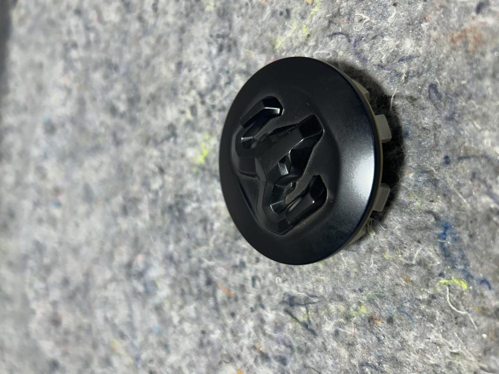 2 1/2" Dodge RAM 1500 Black Center Cap 6K18RXFAA – photo 4