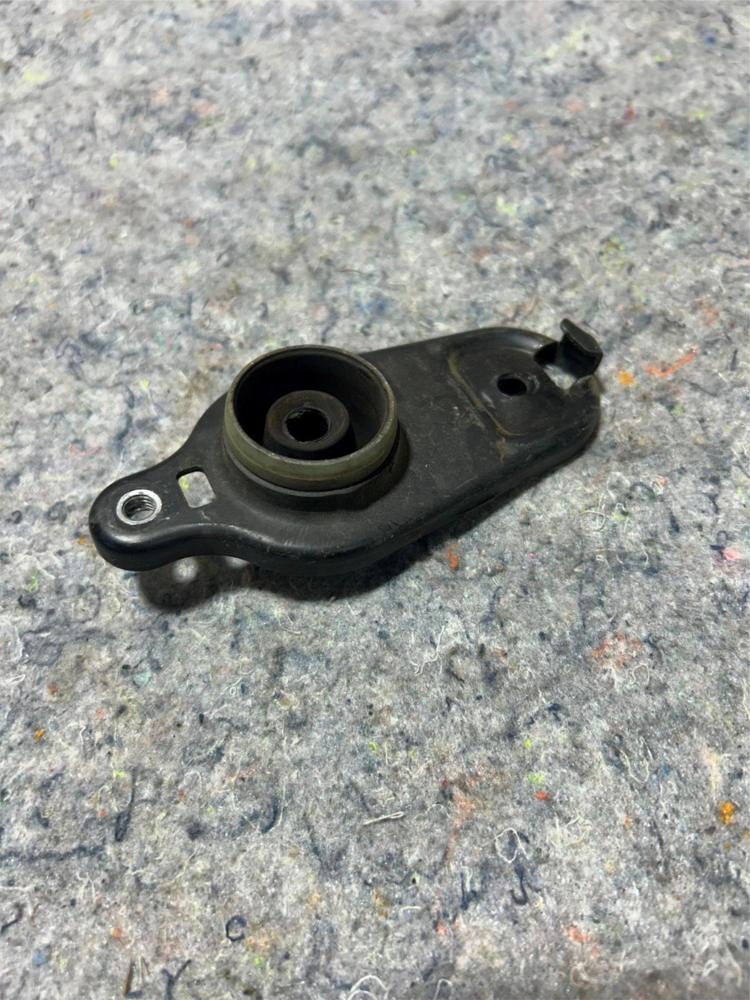 2016 Ford Mustang Shelby GT350 Front Bracket FR3V-5A242-A – photo 1