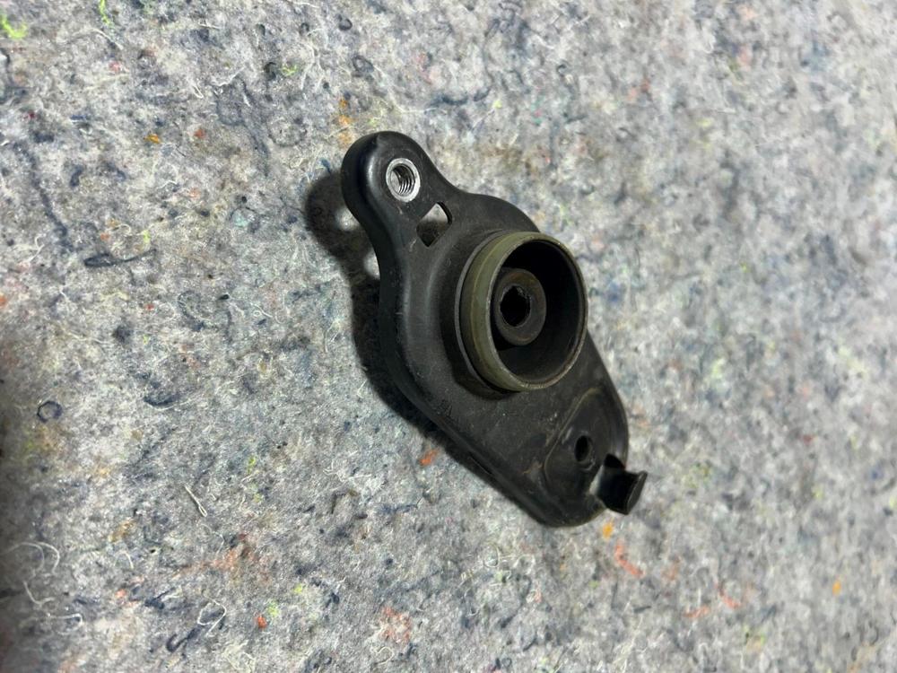 2016 Ford Mustang Shelby GT350 Front Bracket FR3V-5A242-A – photo 3