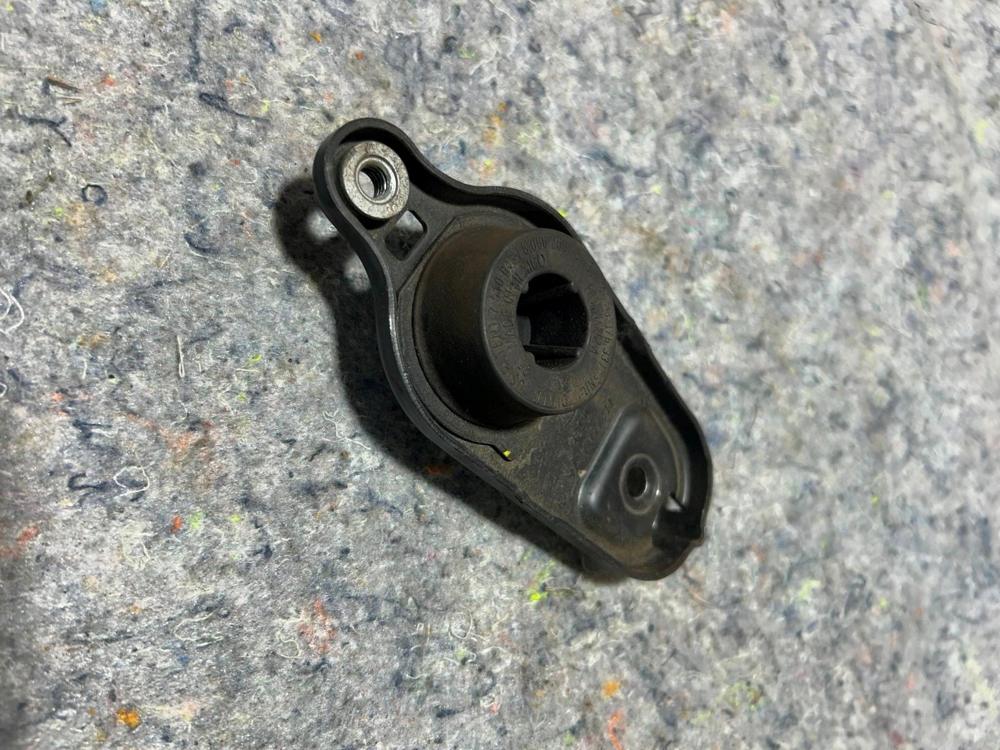 2016 Ford Mustang Shelby GT350 Front Bracket FR3V-5A242-A – photo 4