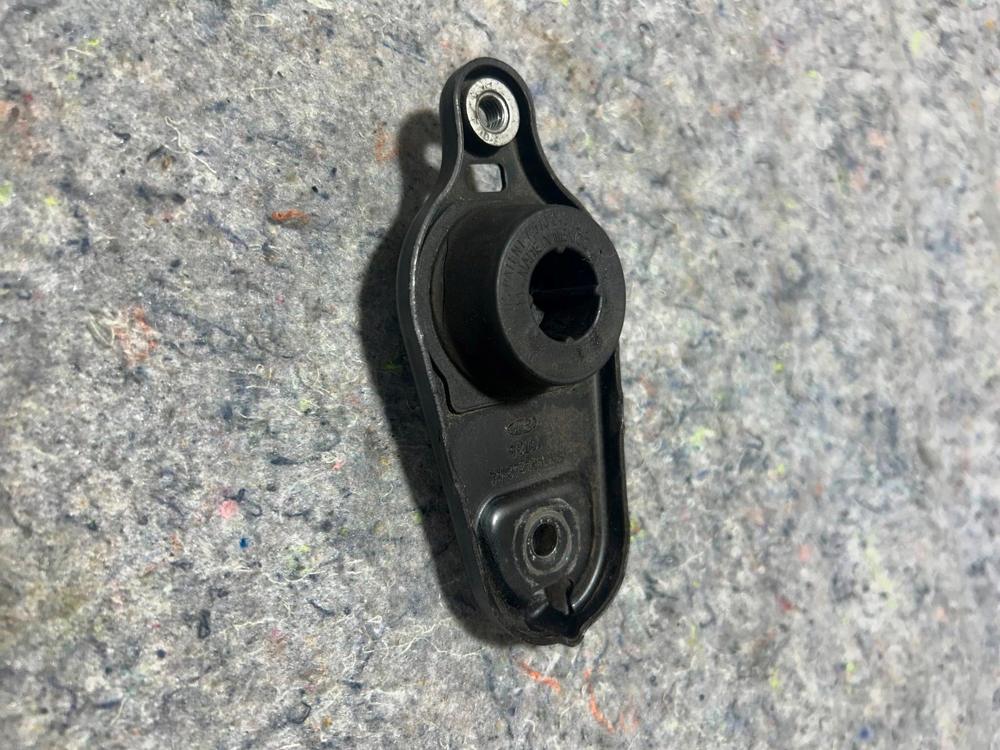 2016 Ford Mustang Shelby GT350 Front Bracket FR3V-5A242-A – photo 2