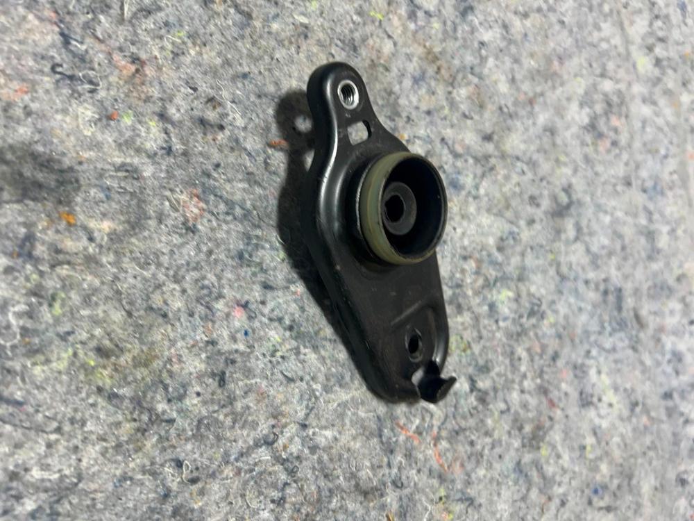 2016 Ford Mustang Shelby GT350 Front Bracket FR3V-5A242-A – photo 3