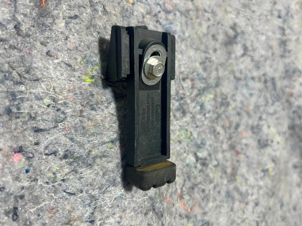 2013 Ford Fusion Rear Hatch Stopper DS73-U402A10-AE – photo 3