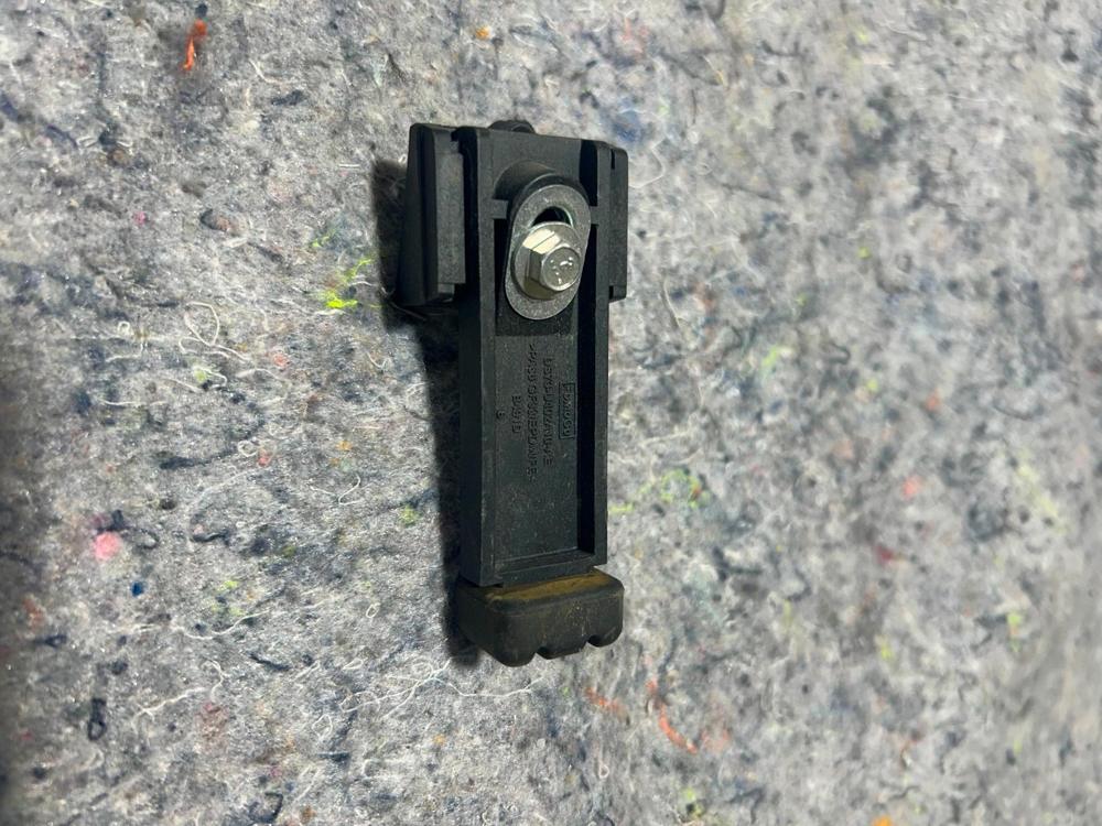 2013 Ford Fusion Rear Hatch Stopper DS73-U402A10-AE – photo 4
