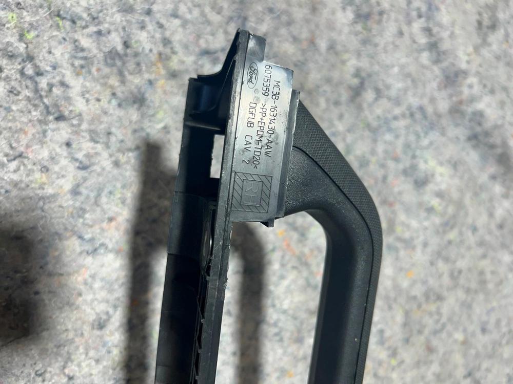 2021-2024 Ford F250 Right Side B Pillar Grab Bar Handle OEM Gray T19 – photo 4