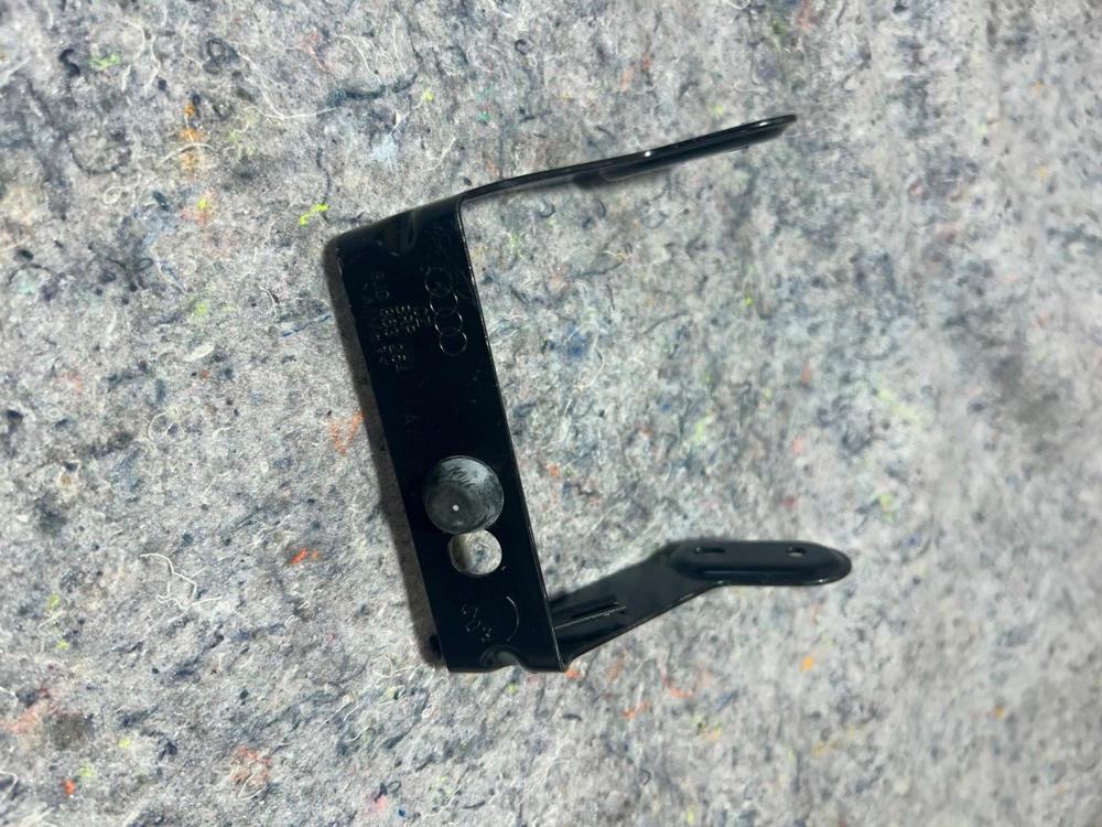 08-15 Audi TT Coupe Center Console Mount Support Bracket Retainer 8J0863254A – photo 2