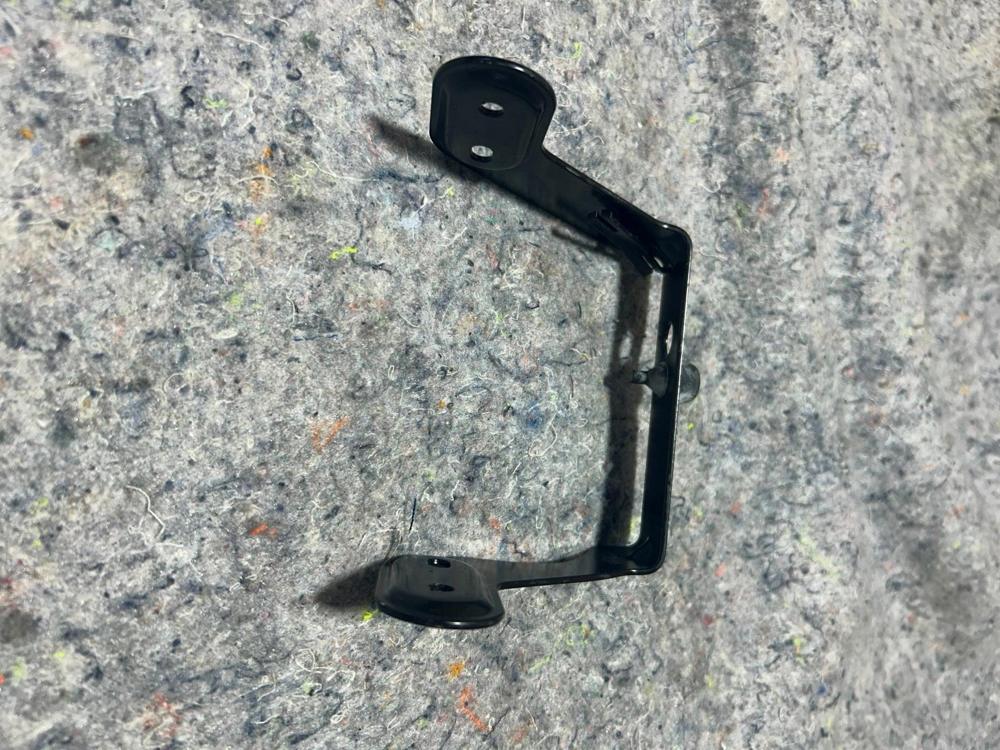 08-15 Audi TT Coupe Center Console Mount Support Bracket Retainer 8J0863254A – photo 4