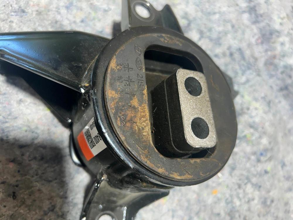 2020-2025 Kia Telluride AWD 3.8L Transmission Left Mount Insulator Bracket OEM – photo 2
