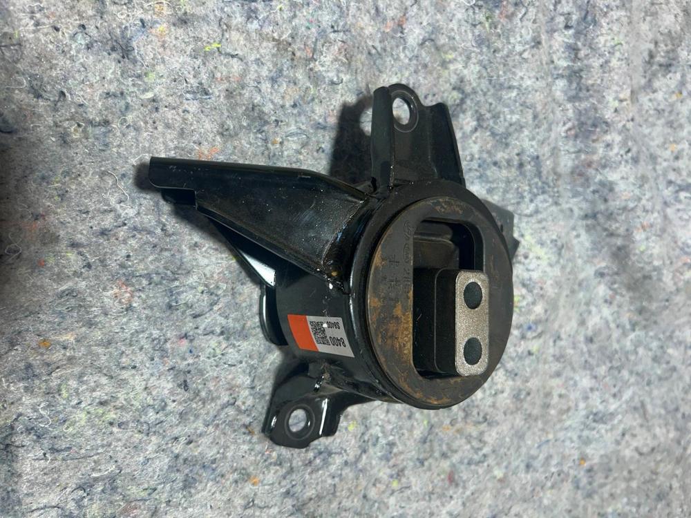 2020-2025 Kia Telluride AWD 3.8L Transmission Left Mount Insulator Bracket OEM – photo 4