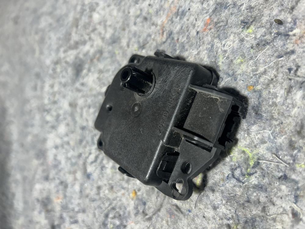 HVAC Heater Blend Door Actuator Asy AA-113800-2640 – photo 2