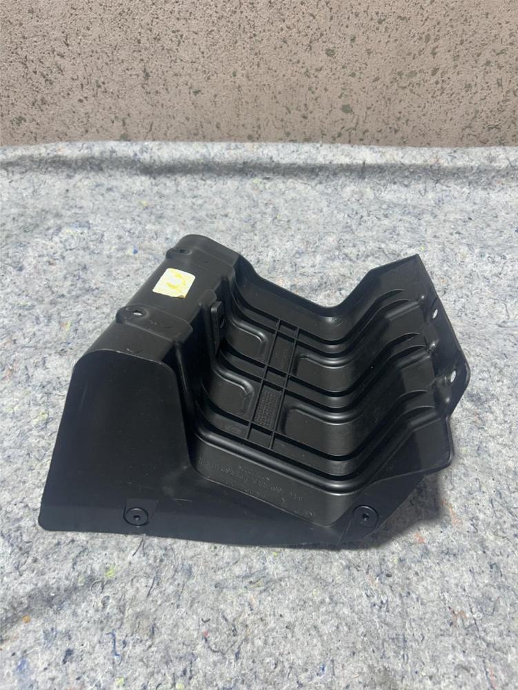 2020-2025 Kia Telluride Rear Bumper Right Side Lower Support Bracket OEM – photo 1