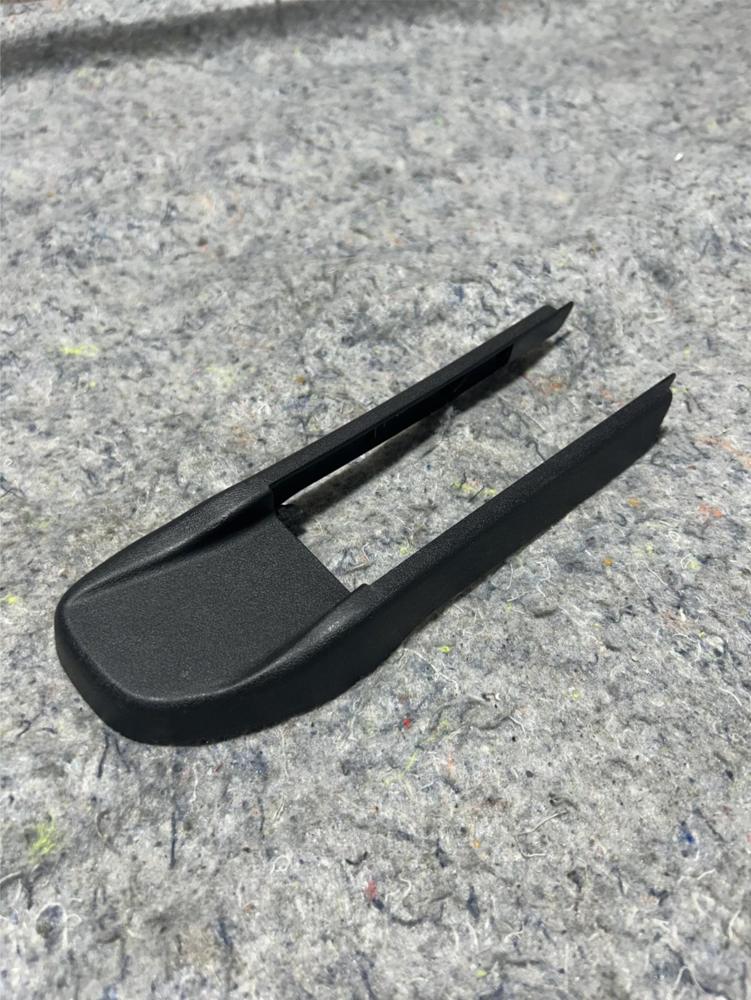 14-23 Infiniti Q50 Q60 Front Right Seat Track End Rearward Inner Cover Cap OEM – photo 1