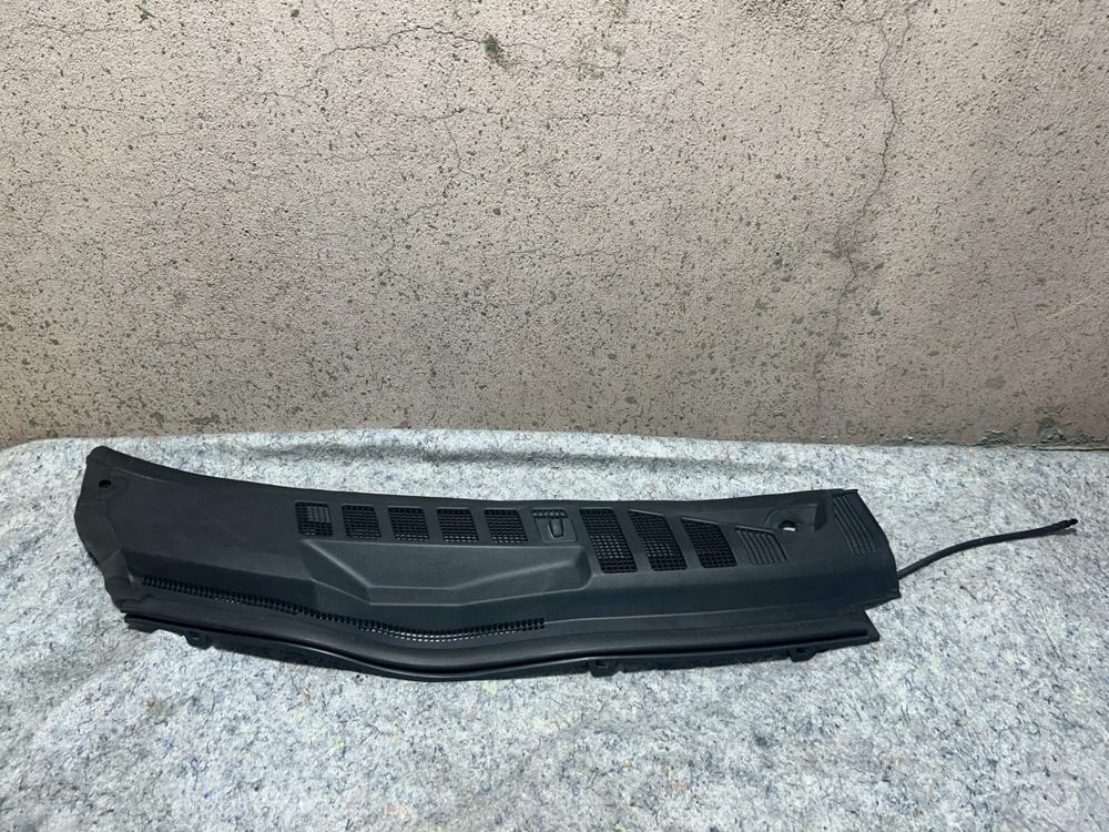 2018-2020 Ford F350 Sd Right Windshield Vent Cowl Panel OEM HC3B-2502222-AFW – photo 1