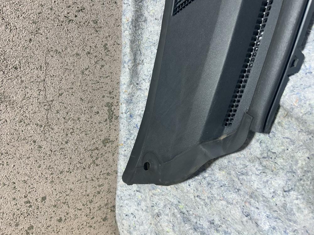 2018-2020 Ford F350 Sd Right Windshield Vent Cowl Panel OEM HC3B-2502222-AFW – photo 3