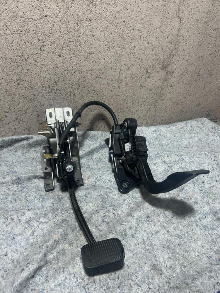 2015-2020 Ford F150 OEM Adjustable Gas & Brake Pedal Set W/memory FL34-9F836-BD – photo 1