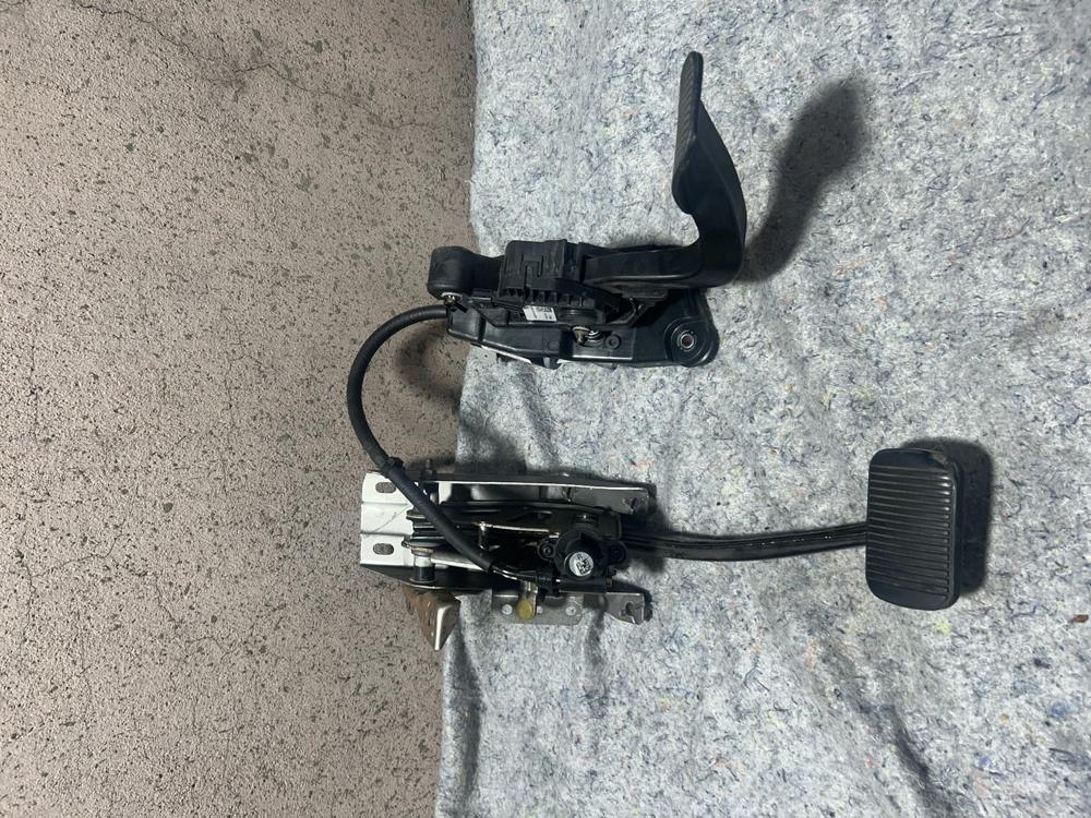 2015-2020 Ford F150 OEM Adjustable Gas & Brake Pedal Set W/memory FL34-9F836-BD – photo 2