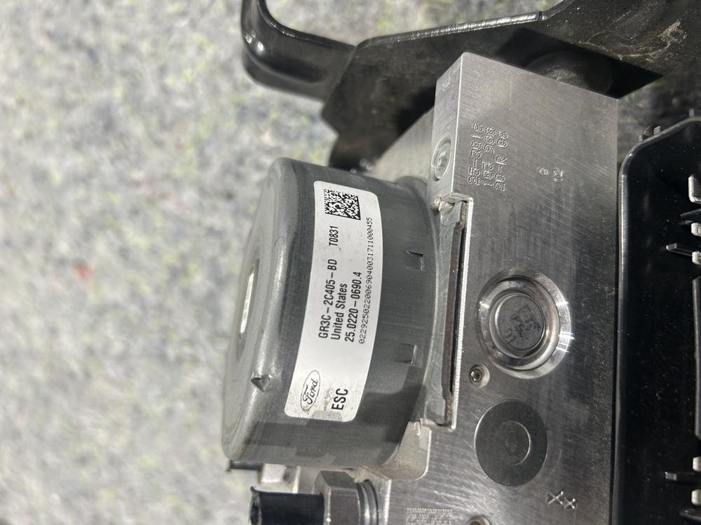 2015-2017 Fr Mustang GT 5.0 ABS Anti Lock Brake Pump Control GR3C-2C405-BD – photo 4