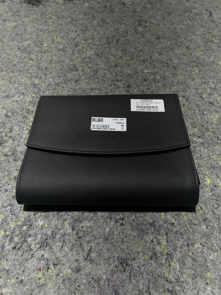 2011 Mercedes E Class Owners Manual R350V4 SUV Grey BA118645 4JGCB6FE1BA118645 – photo 1