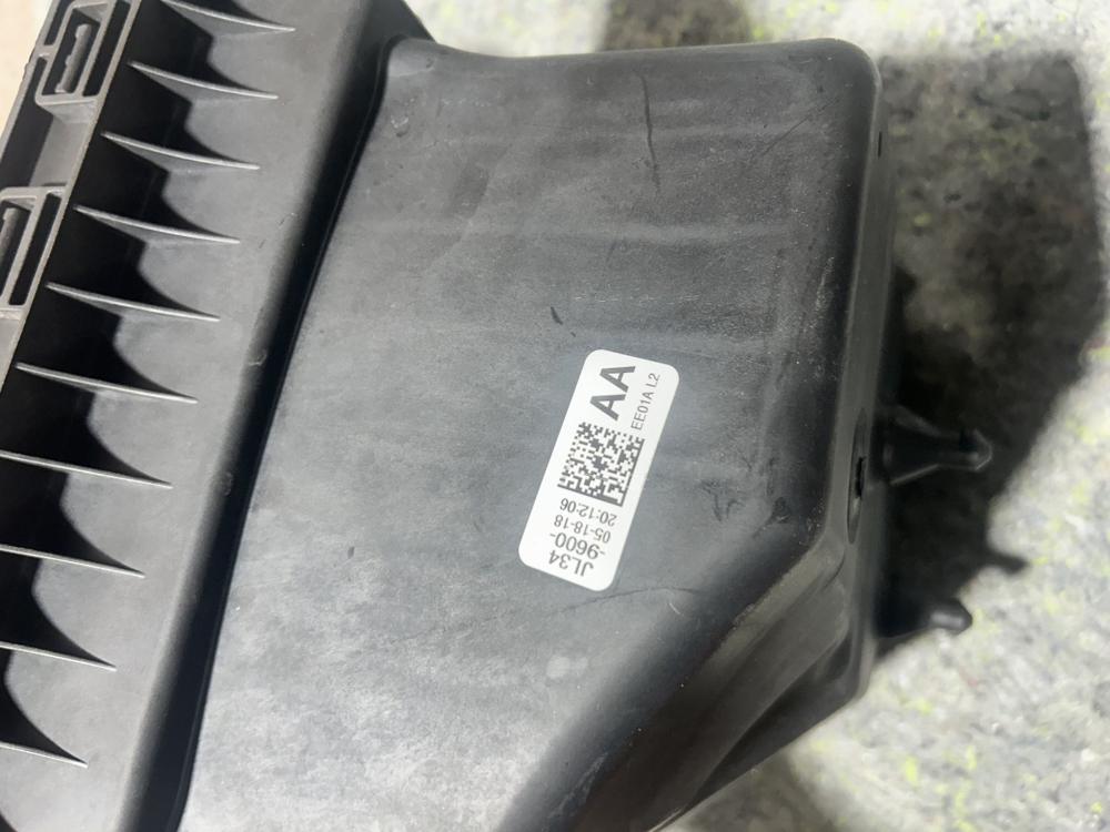 2018 Ford F150 Air Cleaner Box Air Intake Housing JL349600AA – photo 3