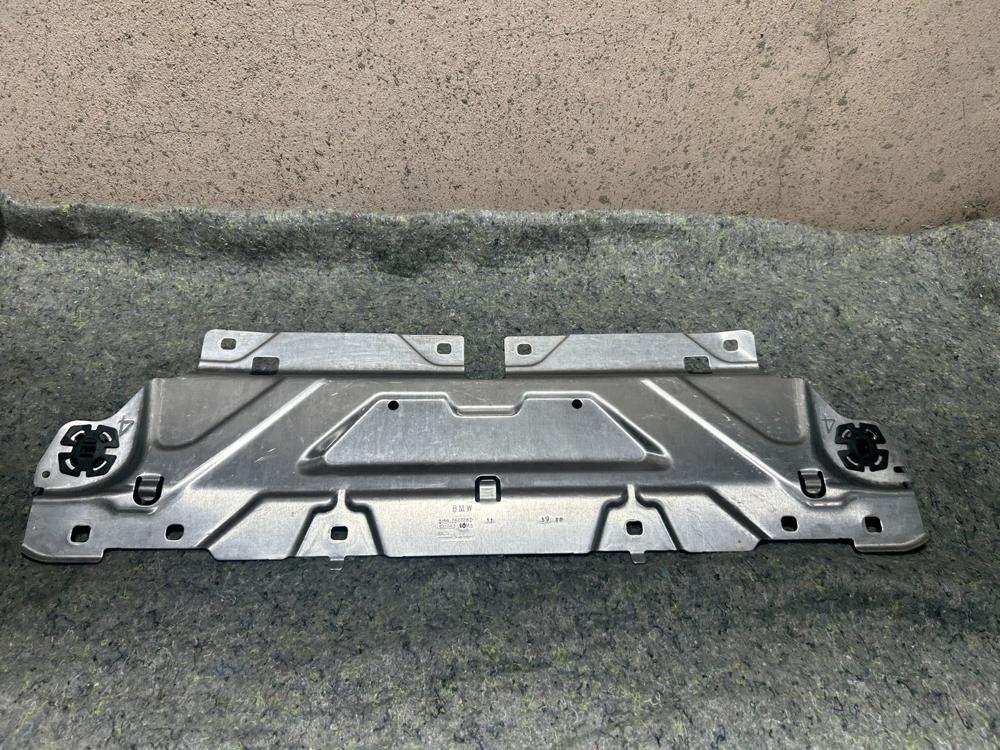 2019-2021 BMW 330 Radiator Core Upper Support OEM 51647422287 – photo 1