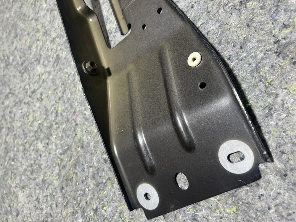 2018-2020 Ford F350 Sd Front Right Bracket Support Cab Fuse Block HC3B-16B269-A – photo 2