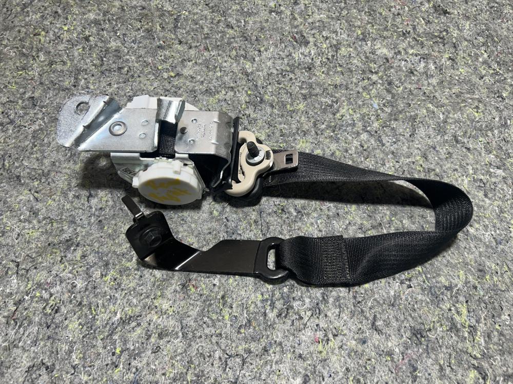 2018-2021 Lincoln Navigator Center Rear 3RD Row Seat Belt Retractor 3428849CA – photo 1