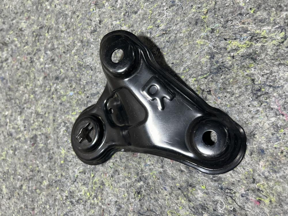 Hyundai Palisade Front Subframe Left & Right Side Stay Bracket OEM – photo 4