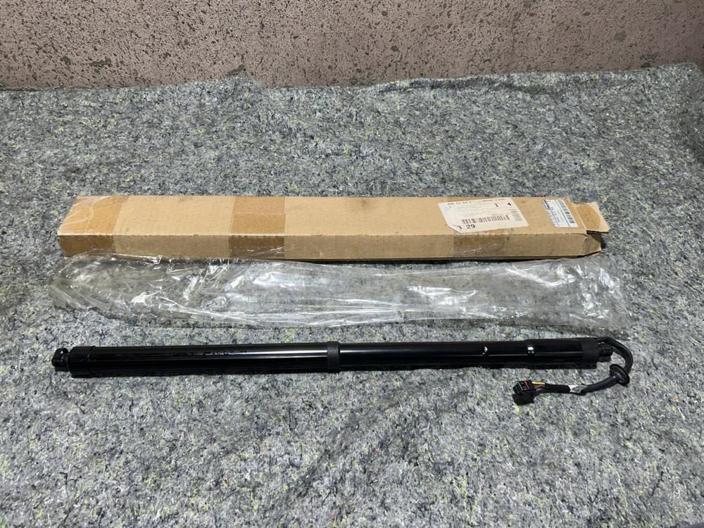 2014 Infiniti QX60 Right Side Rear Power Hatch Lift Support 905603JA0D OEM – photo 1